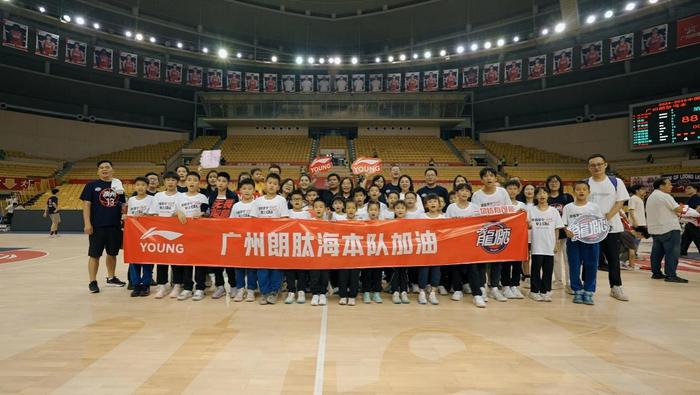 李寧最新活動(dòng),李寧最新活動(dòng)，運動(dòng)場(chǎng)上的溫情故事