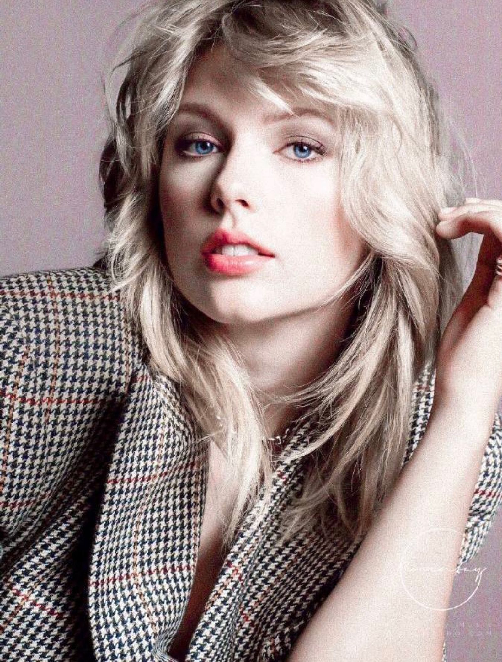 霉霉最新動(dòng)態(tài)揭秘，科技新品引領(lǐng)生活新潮流！