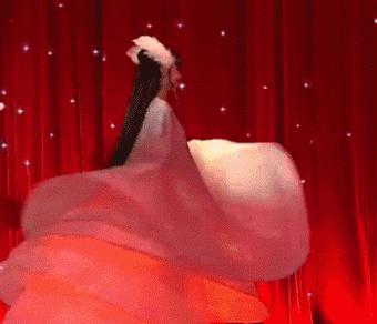 小彩旗的最新圖片，展現學(xué)習之旅中的成長(cháng)與自信之源