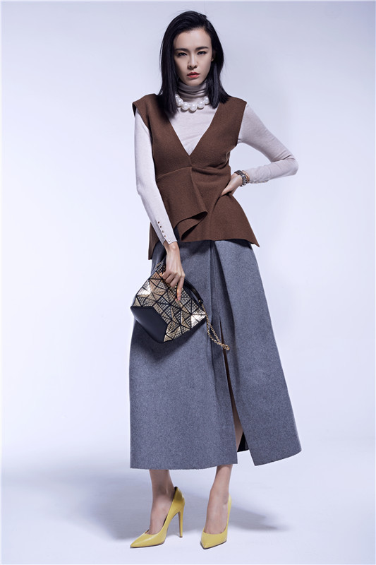 李艾最新時(shí)尚照片，時(shí)代先鋒的印記風(fēng)采