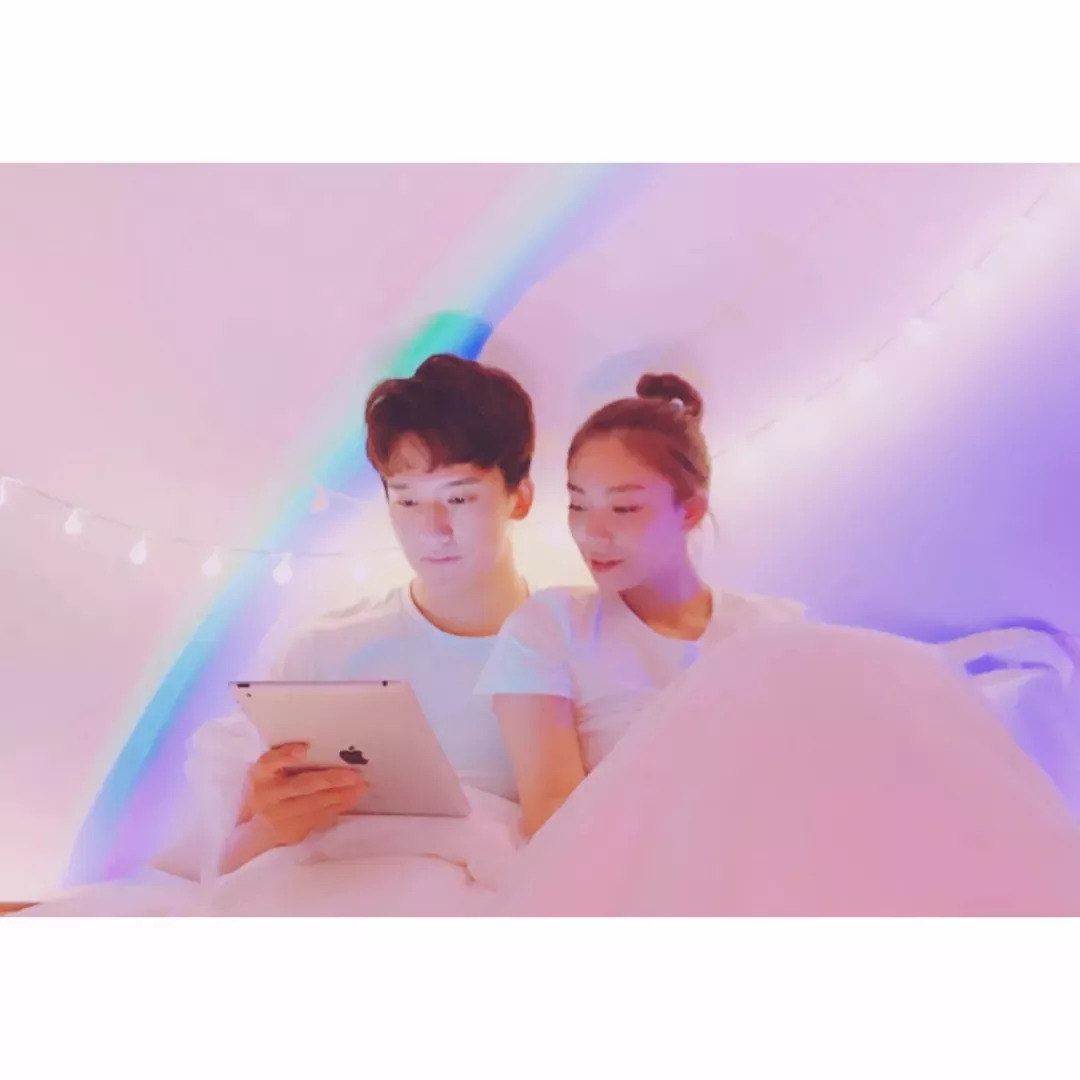 最新白邊情侶頭像2024，愛(ài)的日常趣事與甜蜜瞬間