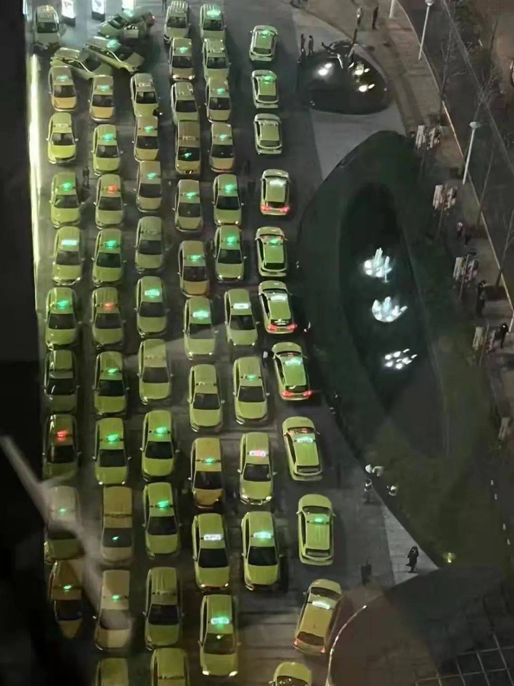 澳門(mén)王中王100%期期準確,數據解析引導_流線(xiàn)型版15.938