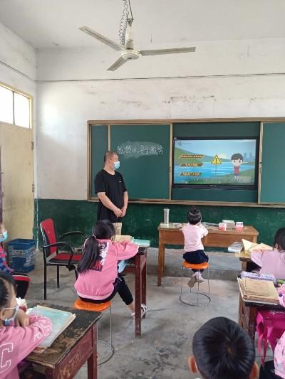 唐河貼吧最新交通事故深度分析與觀(guān)點(diǎn)闡述，事故原因及影響探討