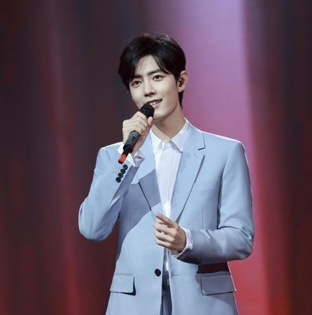 肖戰最新應援點(diǎn)亮科技之光，新品璀璨，生活因你而精彩