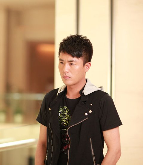 杜淳最新發(fā)型揭秘，巷弄深處的時(shí)尚秘密