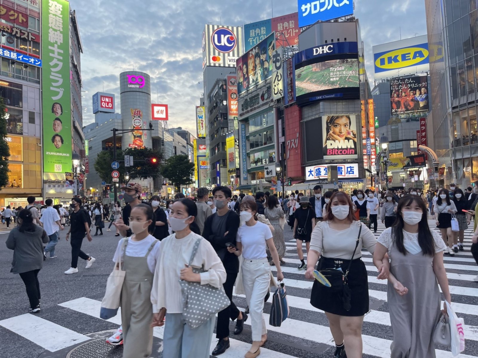 揭秘最新東京風(fēng)情，探索城市魅力大揭秘 ????