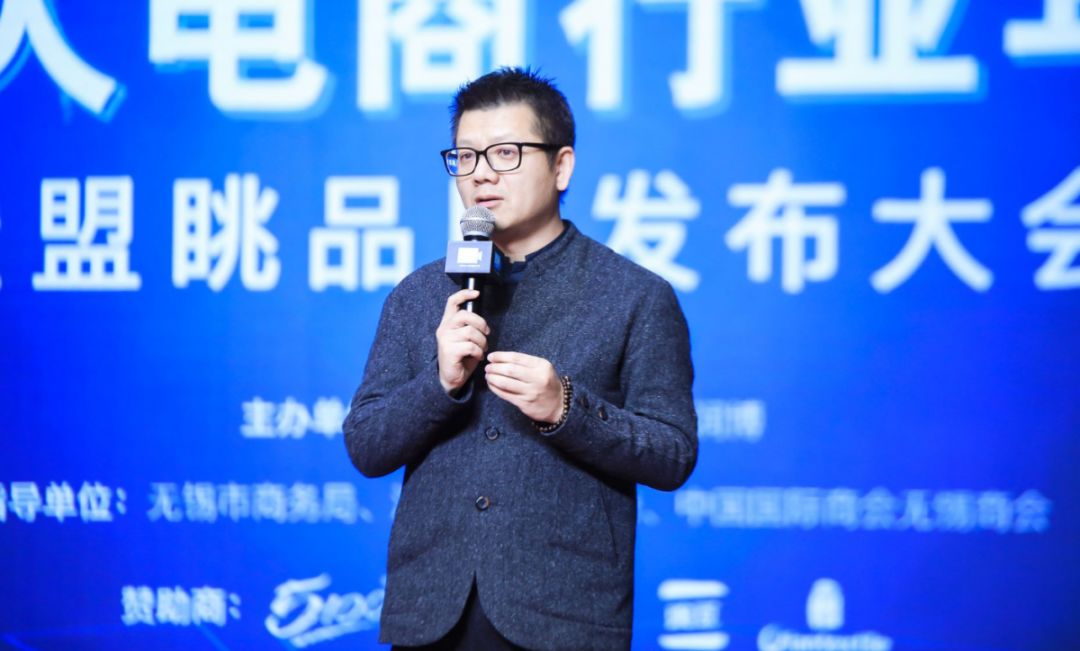 方凱雷最新,方凱雷最新動(dòng)態(tài)，探索科技前沿，引領(lǐng)行業(yè)創(chuàng  )新