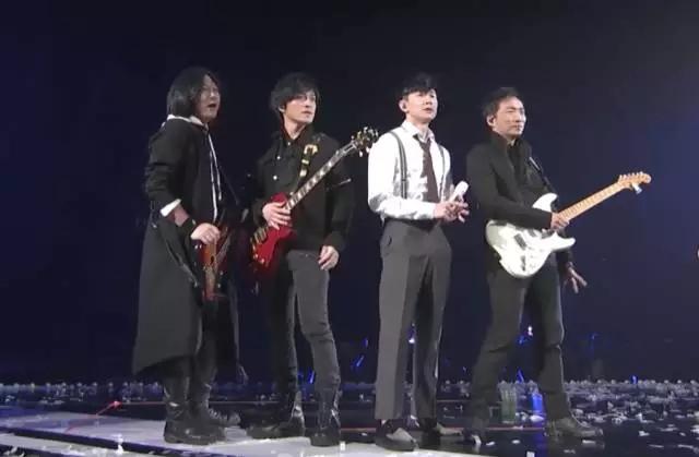 林俊杰最新翻唱歌曲，小巷深處的音樂(lè )與美食之旅