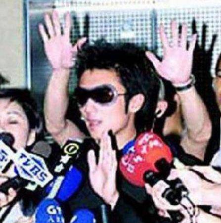 科技力量重塑明星形象，全新智能科技產(chǎn)品介紹