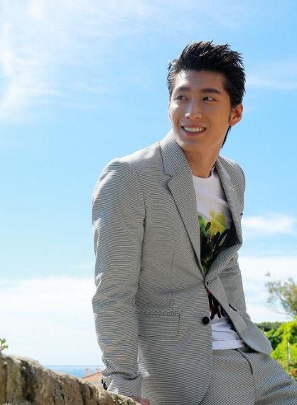 揭秘演員張博背后的神秘愛(ài)情故事，與妻子的娛樂(lè )圈愛(ài)情故事曝光