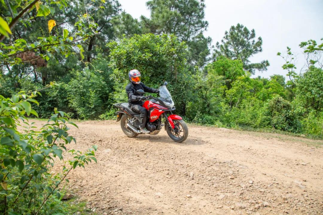 最新本田X車(chē)款評測，小巷深處的駕駛體驗之選