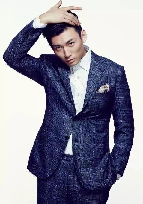 演員王翌舟，從舞臺到熒屏的自信成就之路