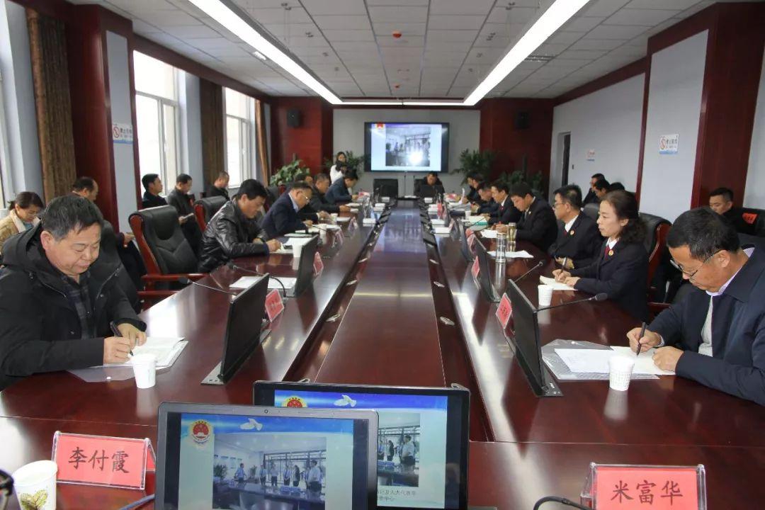 廢品回收新趨勢，小巷中的綠色奇遇之旅