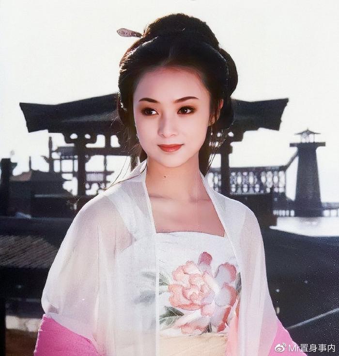 董智芝的表演藝術(shù)之路，如何學(xué)習表演藝術(shù)并邁向舞臺成功之巔