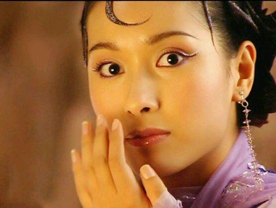 探秘小巷寶藏，女明星小說(shuō)專(zhuān)屬店鋪的獨家珍藏