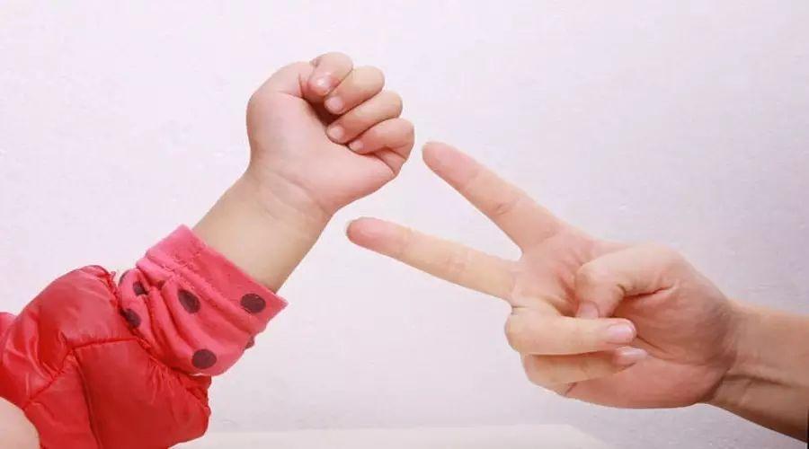 幼兒大班最新趣味手指游戲集錦，玩轉手指游戲，快樂(lè )成長(cháng)！