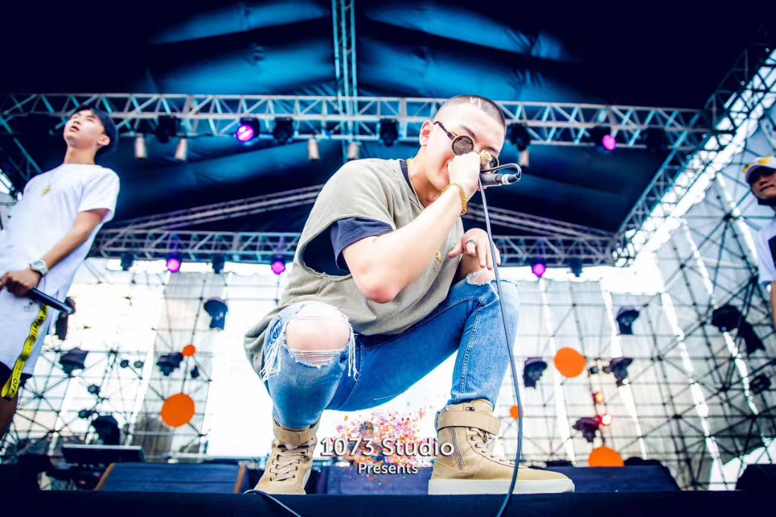 品冠新歌發(fā)布，自信成就夢(mèng)想，正能量點(diǎn)亮人生之歌