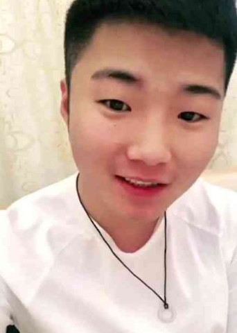 白小白最新時(shí)尚活力照片曝光，捕捉魅力瞬間