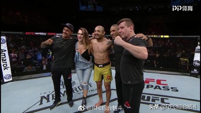 最新WWE格斗之夜，小巷熱血戰場(chǎng)與特色小店的探索之旅