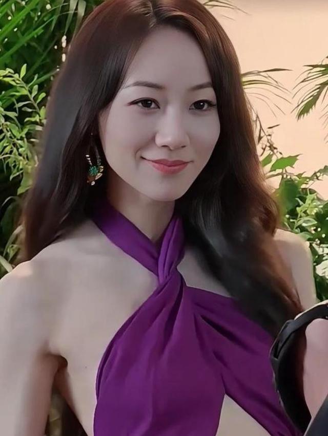 女性頭像時(shí)尚潮流演變，最新風(fēng)尚與2025年流行趨勢預測