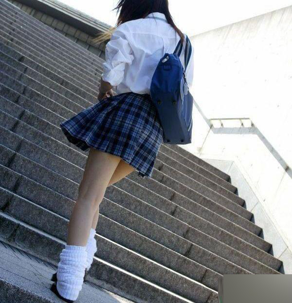 最新女校服，時(shí)代變遷中的校園風(fēng)尚標志