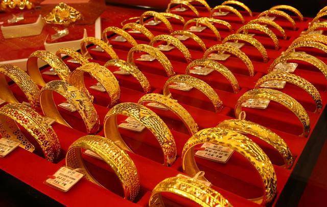 最新黃金回收價(jià)格老鳳祥，科技重塑黃金價(jià)值，引領(lǐng)未來(lái)生活體驗